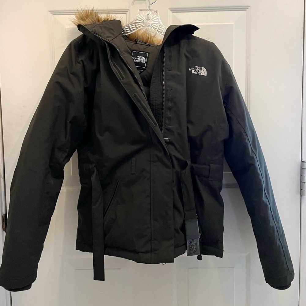 Northface Winter Coat - Size Medium - image 1